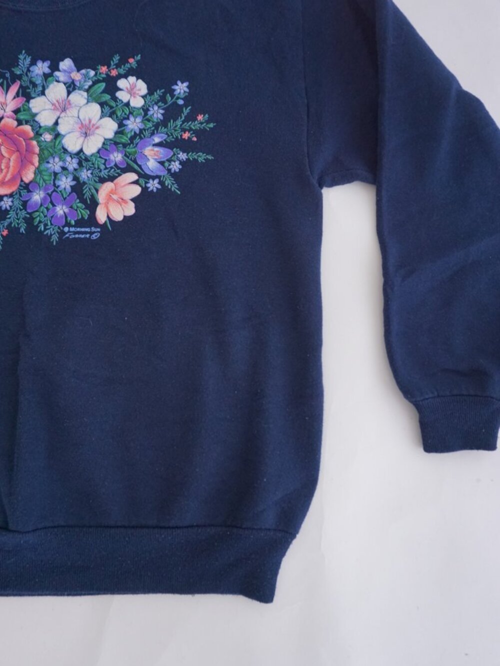 Vintage Jerzees Navy Floral Rose Garden Graphic Sweatshirt Cottagecore M - Picture 5 of 10